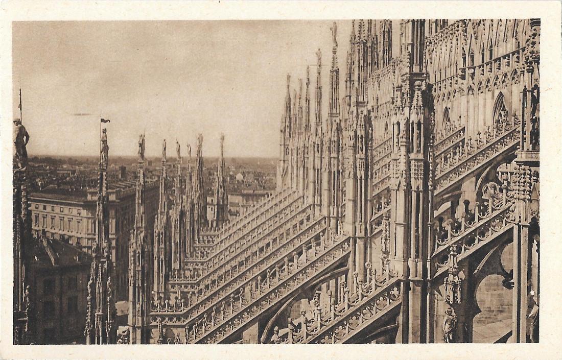 Milano. Duomo. Guglie ed archi. Non viaggiata