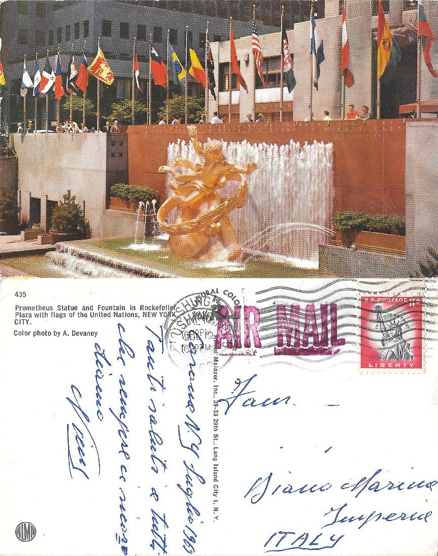 New York. Prometheus Statue and Fountain in Rockfeller Plaza. Viaggiata …