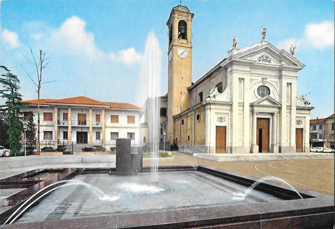 Parabiago. Piazza Maggiolini. Non viaggiata