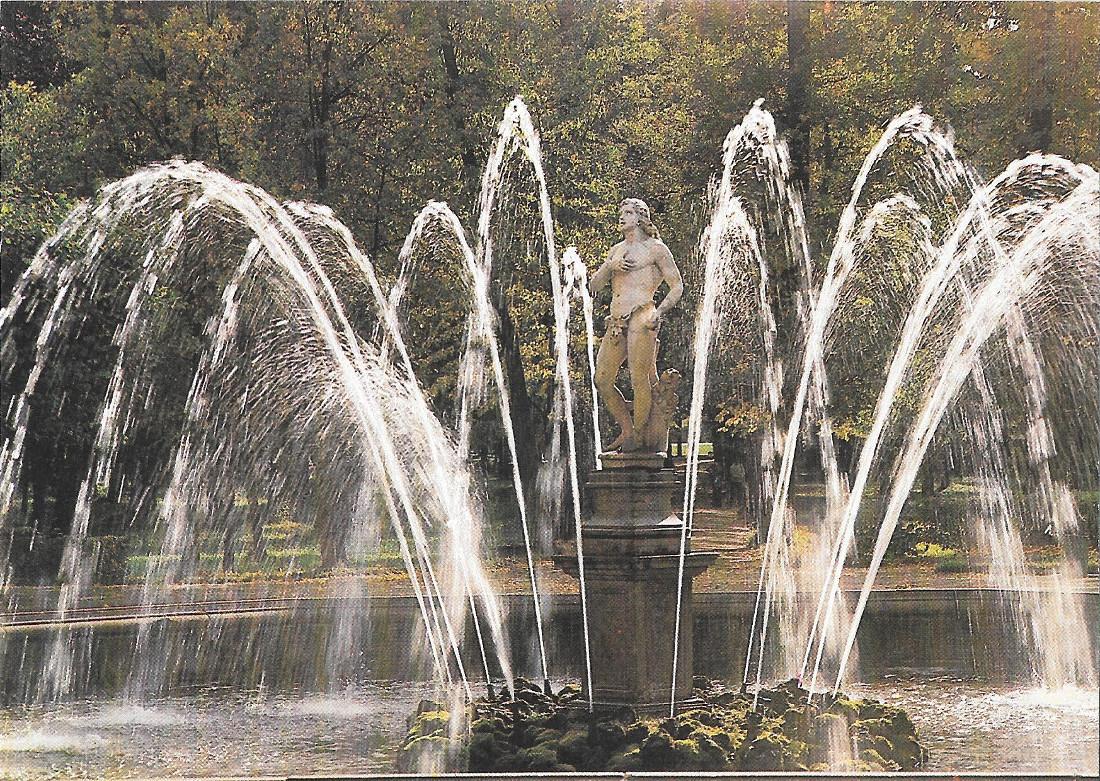 Petrodvorets. The Adam Fountain. Non viaggiata