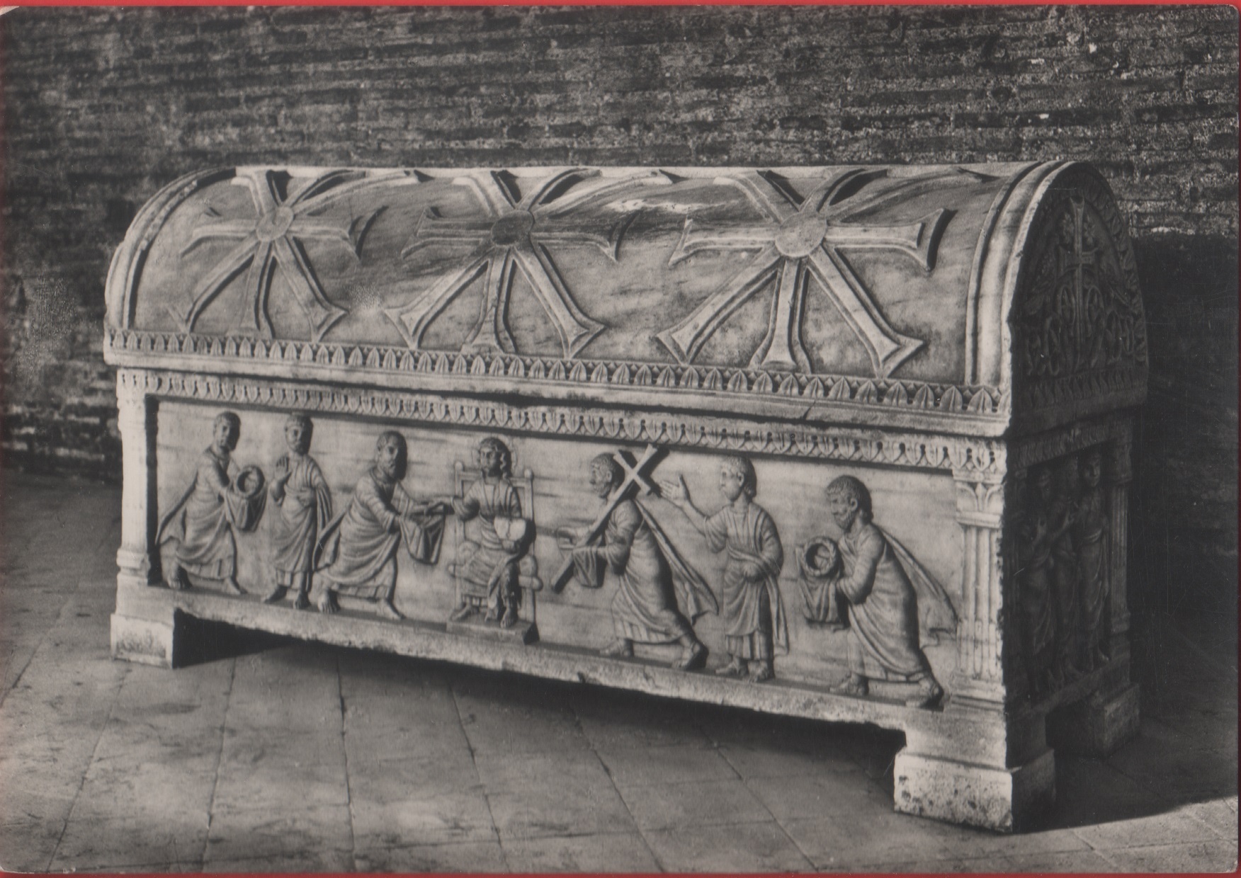 Ravenna. S. Apollinare in Classe. Sarcofago degli Apostoli. Non viaggiata