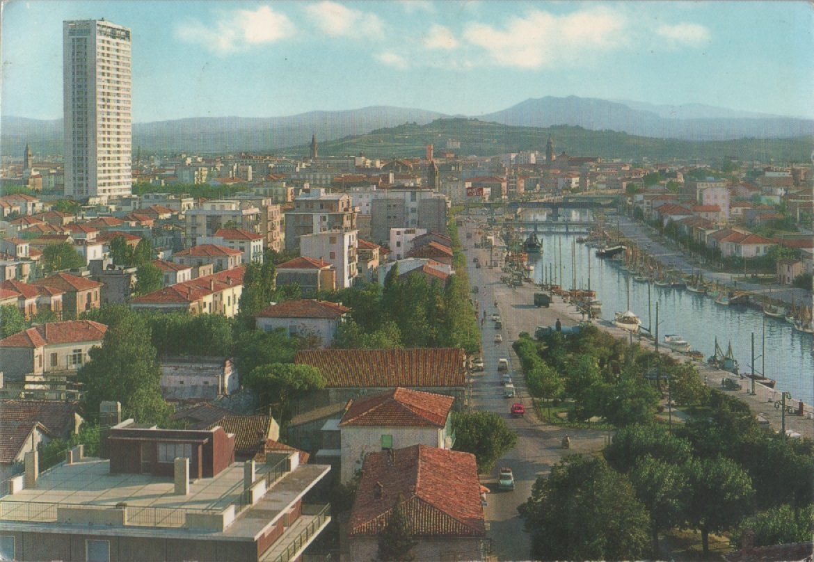 Rimini. Panorama e grattacielo. Viaggiata 1965