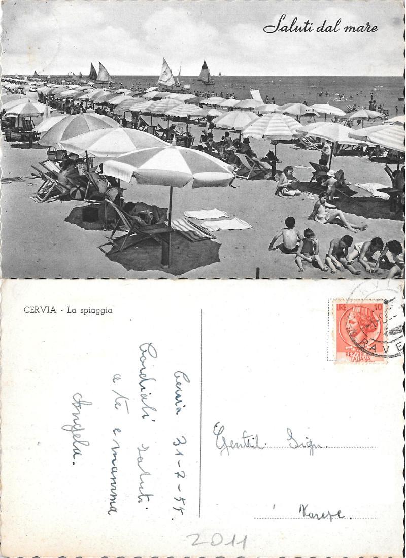 Saluti dal mare. Cervia, la spiaggia. Viaggiata 1955
