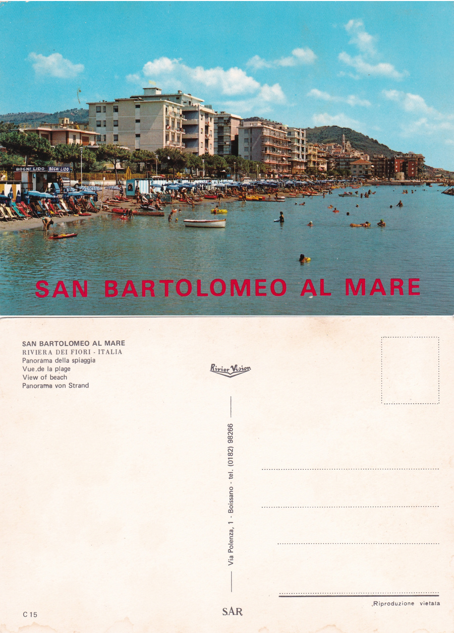 San Bartolomeo al Mare (IM). Panorama dalla spiaggia. Non viaggiata