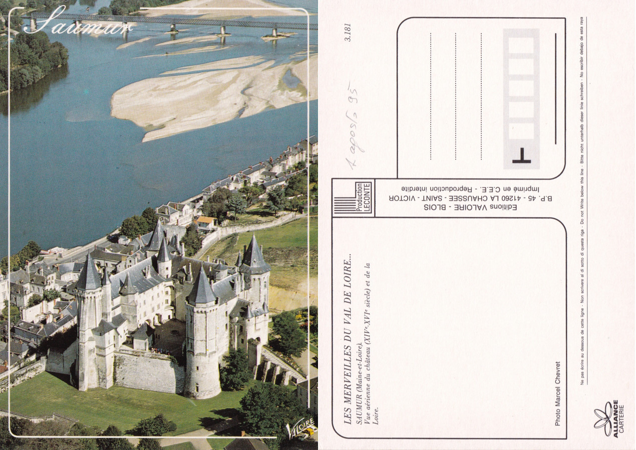 Saumur. Vue aerienne du Chateau e la Loire. Non viaggiata