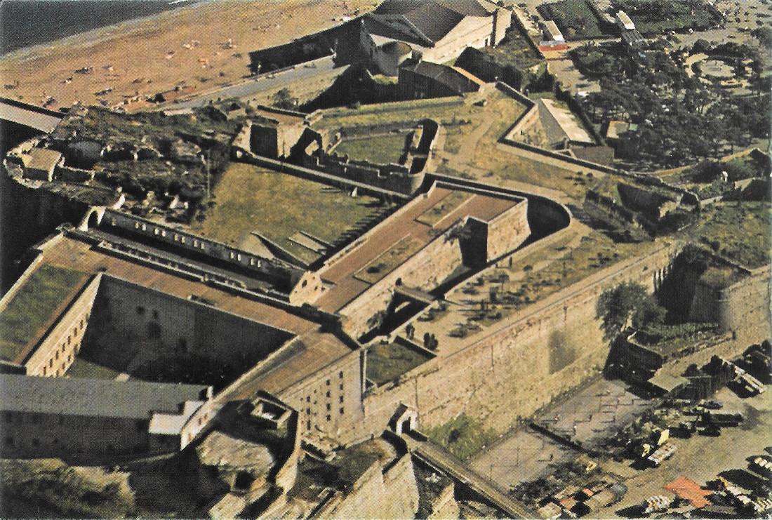 Savona. Veduta aerea del Priamar. Non viaggiata