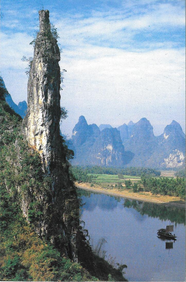 Shadow of Sailing Boat in Lijiang River. Non viaggiata