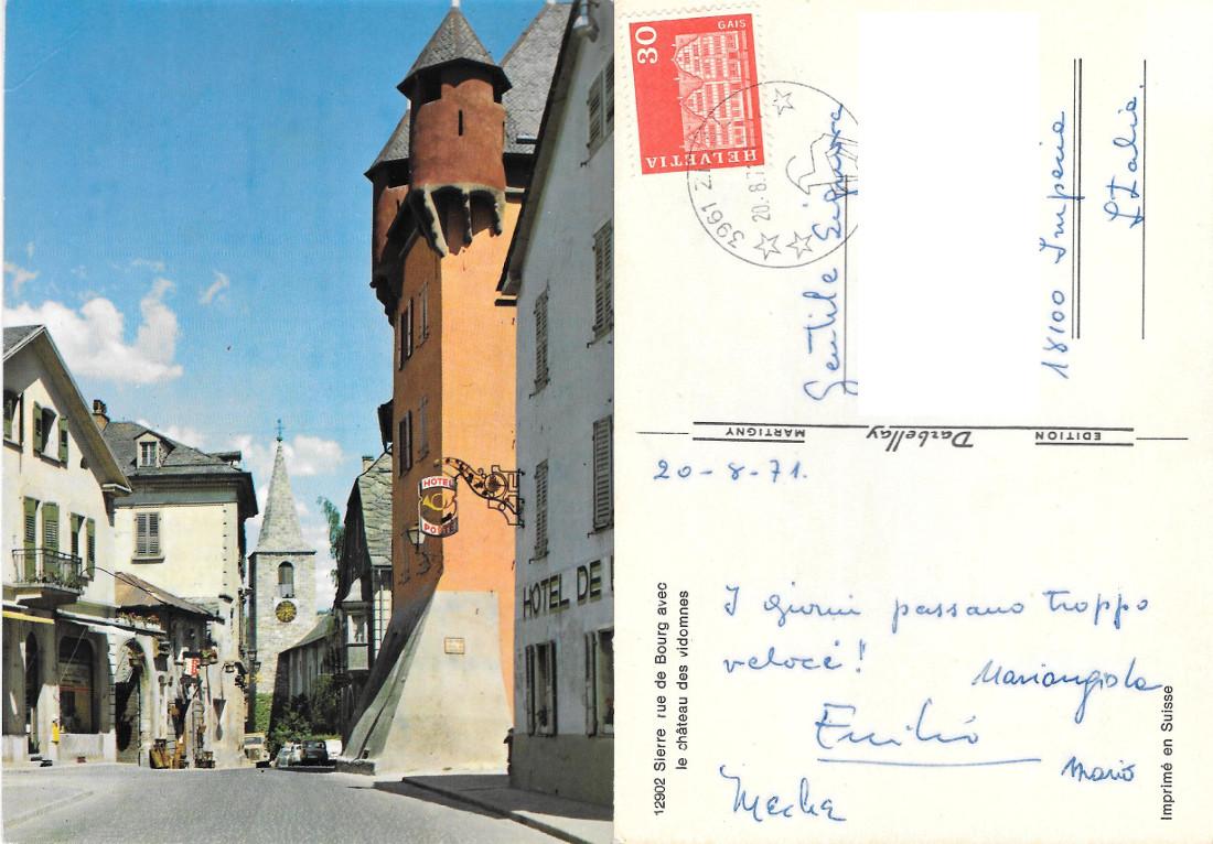 Sierre (CH). Rue de Bourg avec le chateau des Vindomnes. …