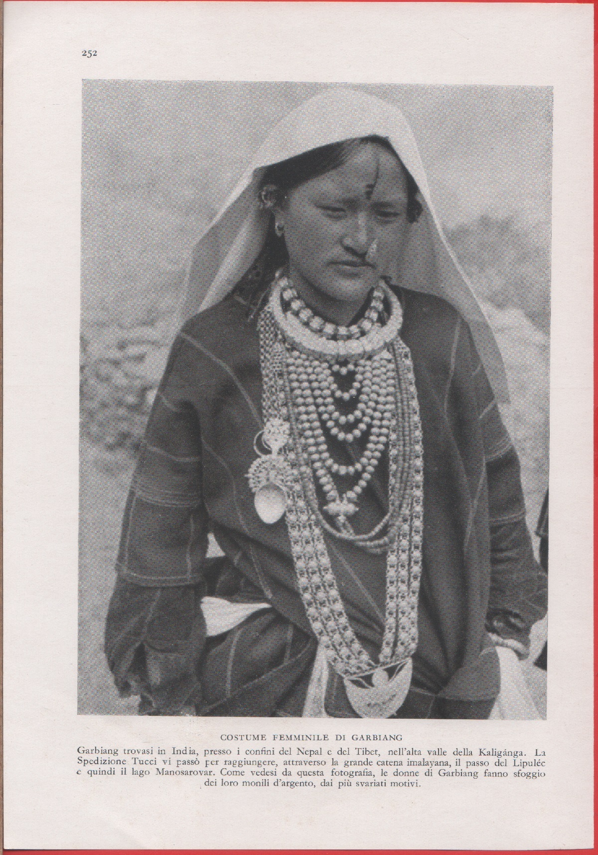Tibet. Costume femminile di Gagbiang. Immagine 1937