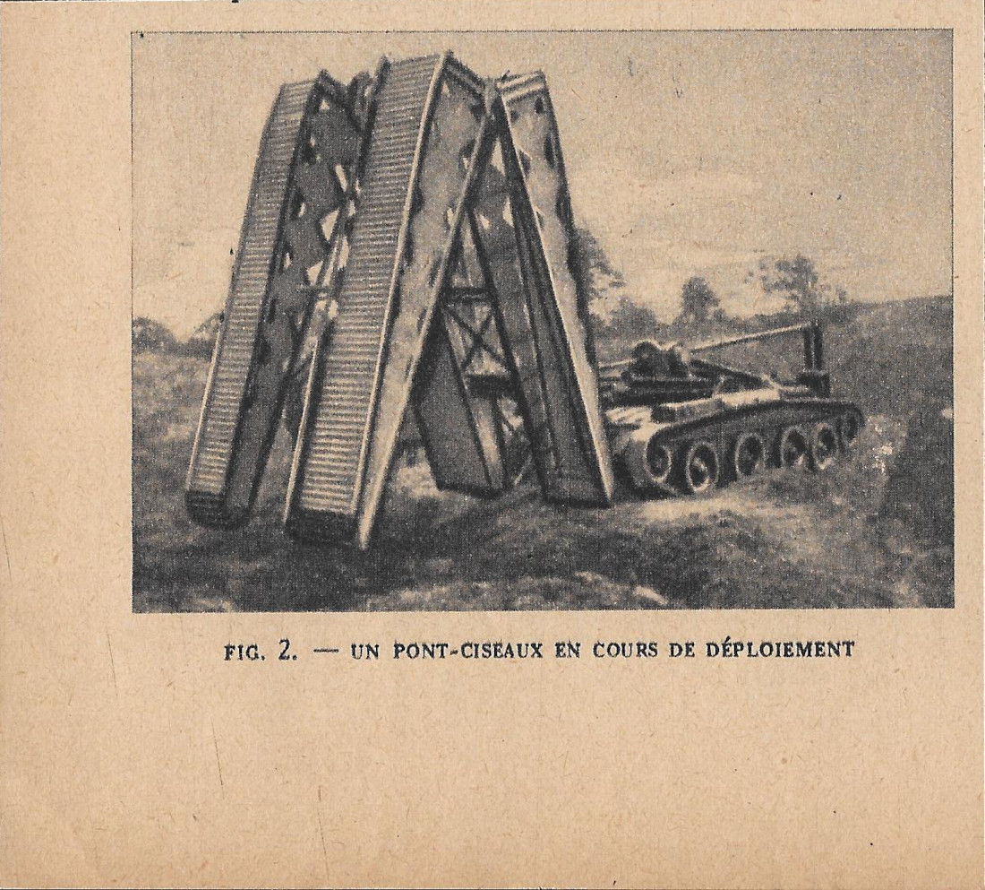 Un Pont Ciseaux en Cours de Déploiement - Immagine 1946