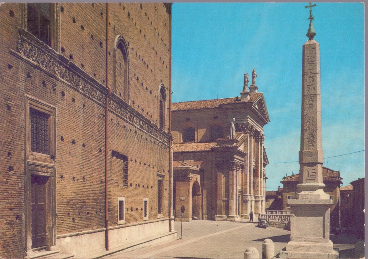 Urbino. Piazza Rinascimento. Non viaggiata