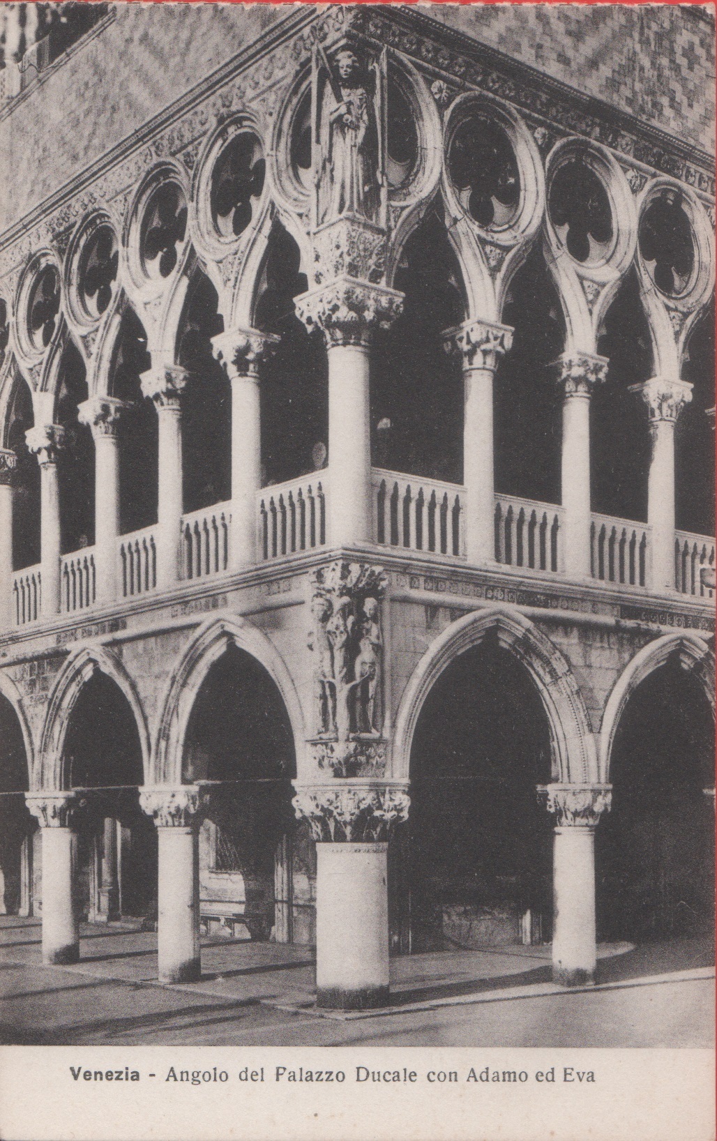 Venezia. Angolo del Palazzo Ducale con Adamo ed Eva. Non …