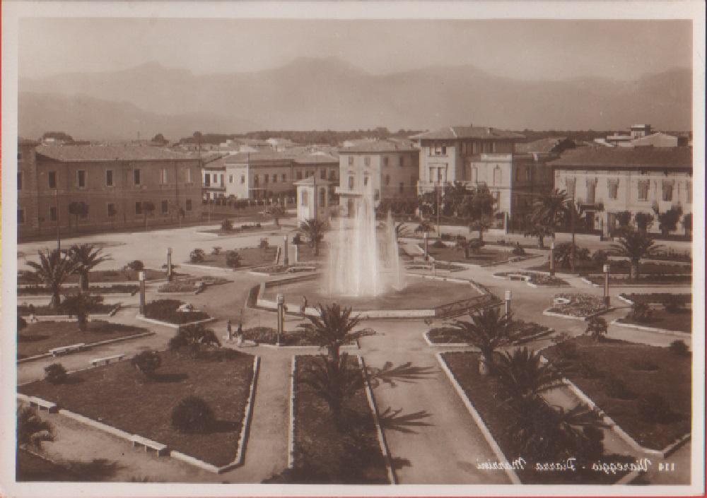 Viareggio. Piazza Mazzini. Non viaggiata, originale
