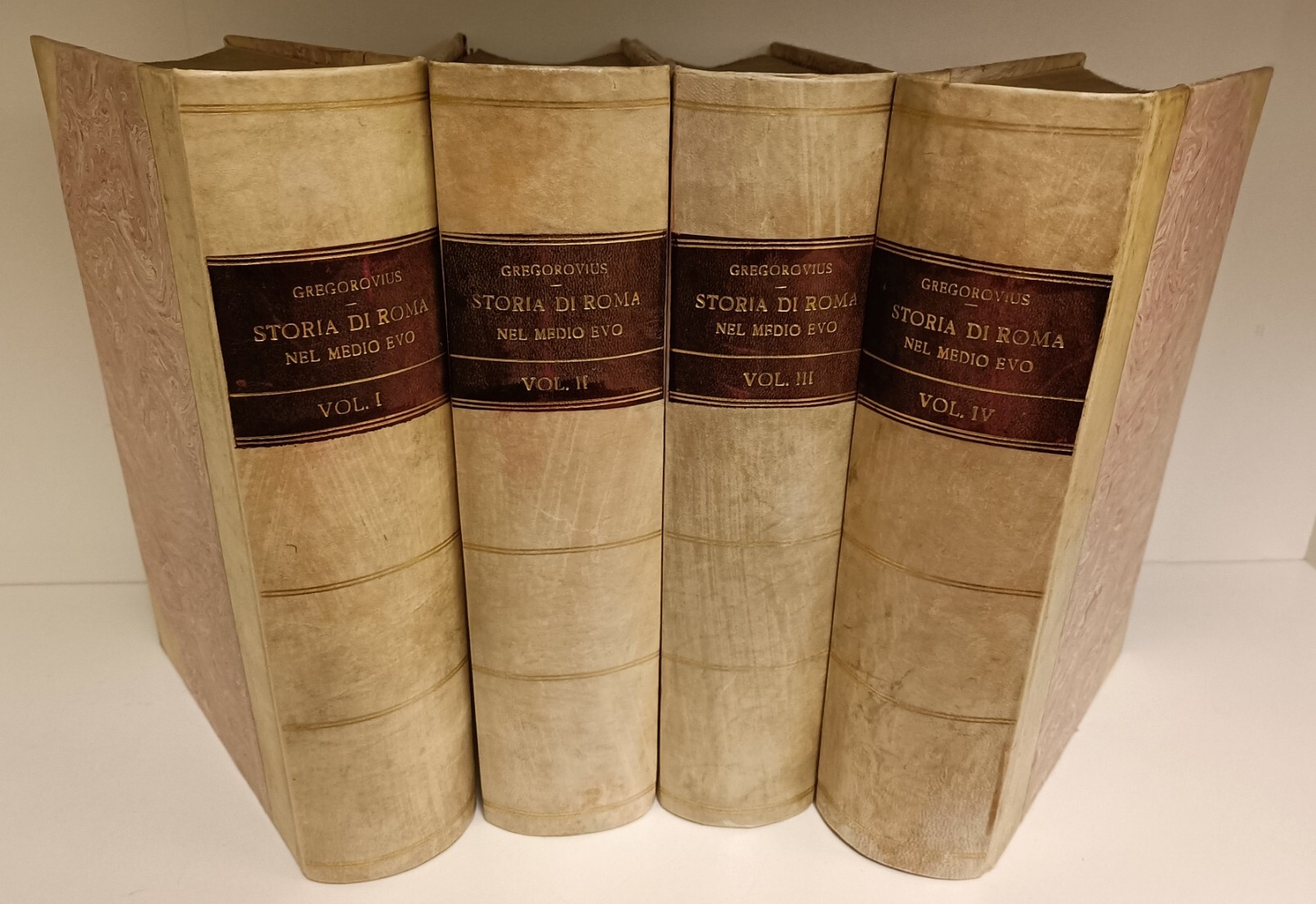 Storia della città di Roma nel Medio Evo. Illustrata nei …