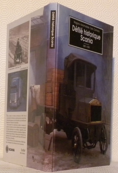 Défilé historique Scania. Wagons, automobiles, cars, camions.