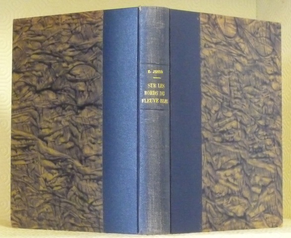 Sur les bords du Fleuve Bleu. Petites nacelles dans les …