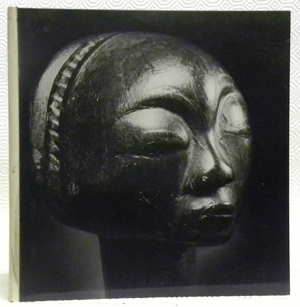 Afrikanische Skulpturen. Beschreibender Katalog. Museum Rietberg Zürich. African Sculpture. A …
