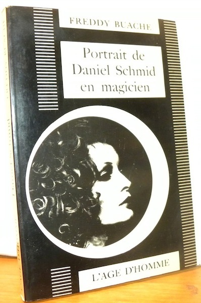 Portrait de Daniel Schmid en magicien.