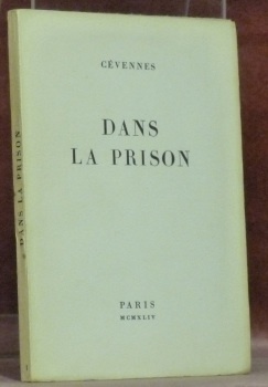 Dans la prison.