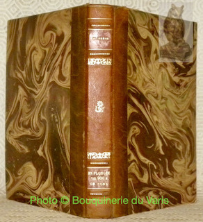 En plongée par 900 mètres de fond. Traduit de l’anglais …