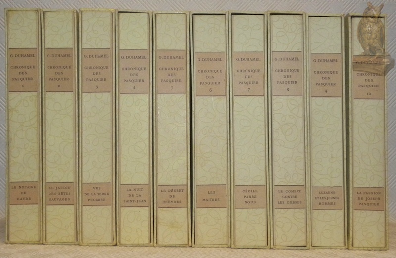 Chronique des Pasquier. Illustrations de Berthold Mahn. 10 Tomes.