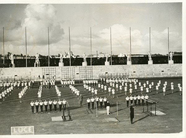 Esercizi di ginnastica al Foro Italico, Roma