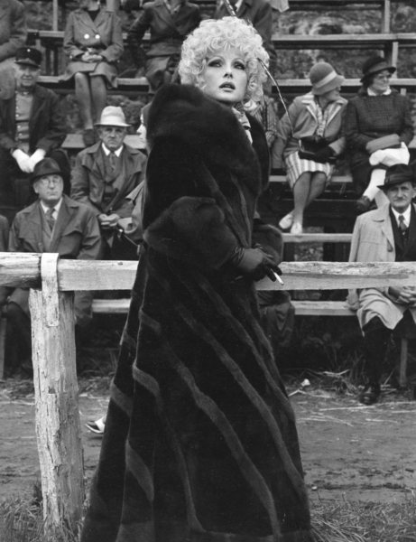 Virna Lisi ritratto in pelliccia