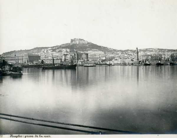 Napoli vista venendo dal mare