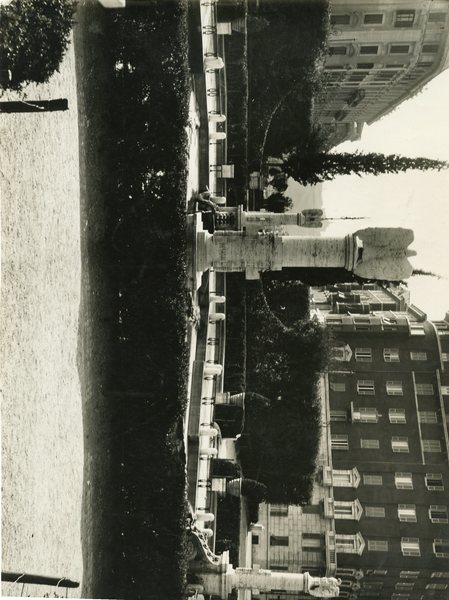 Roma Il giardino e la fontana di Piazza Mazzini