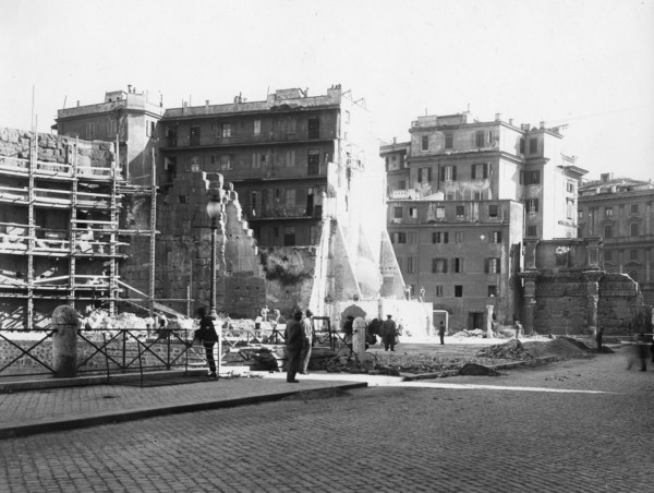 Roma - Lavori per la sistemazione dei Fori Imperiali