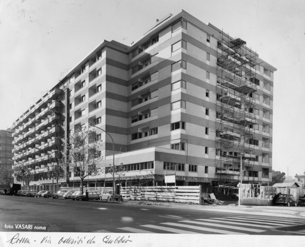 Roma, un palazzo in costruzione a via Oderisi da Gubbio