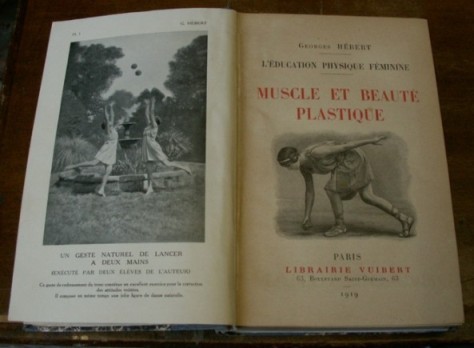 L'EDUCATION PHISIQUE FEMININE - MUSCLE ET BEAUTE' PLASTIQUE