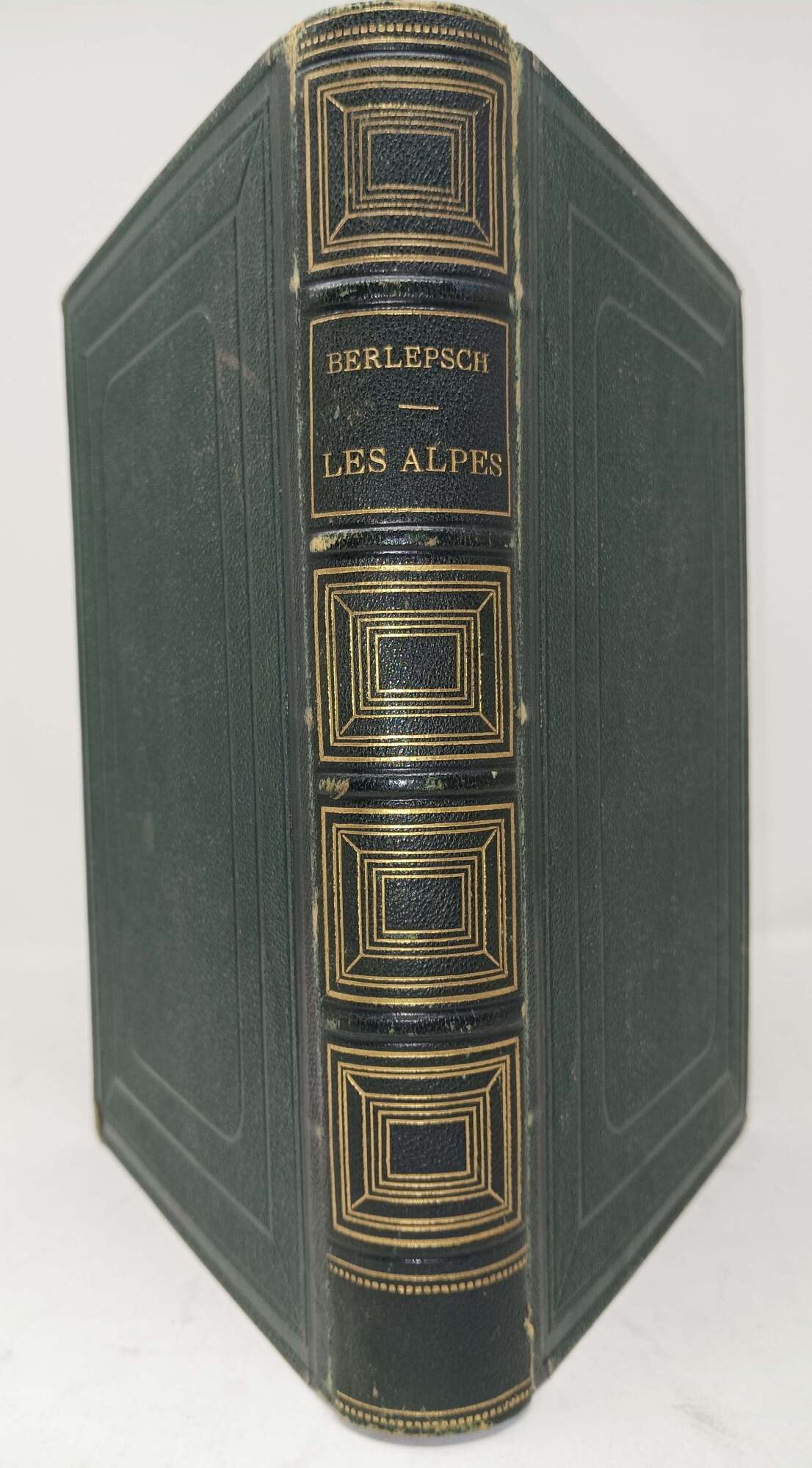 Les Alpes descriptions et r&amp;eacute;cits avec seize illustrations