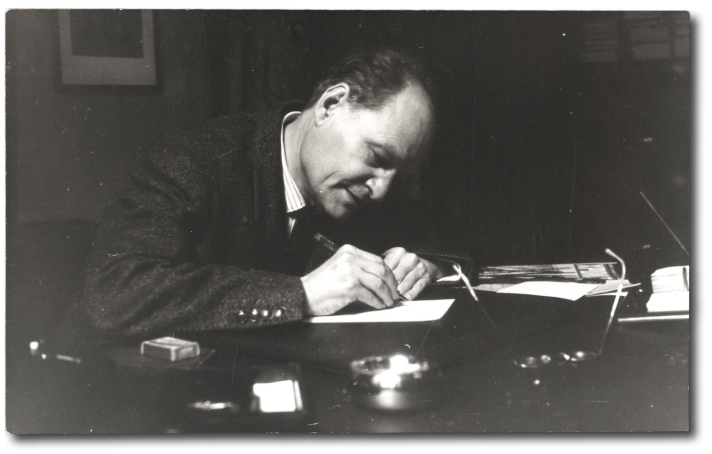 Ritratto fotografico dello scrittore.