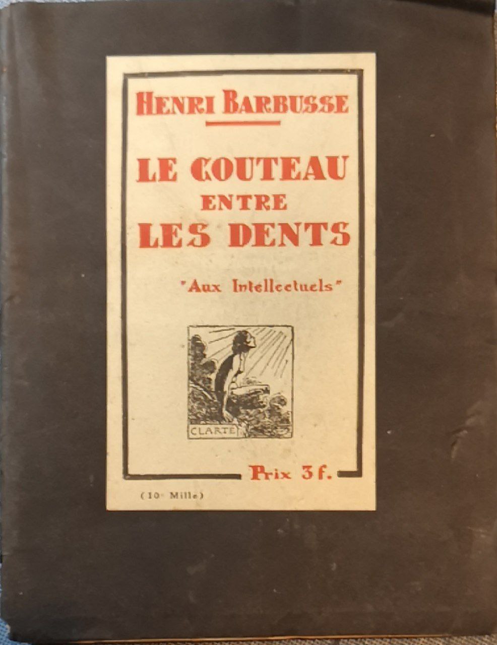 Le couteau entre les dents "aux intellectuels"