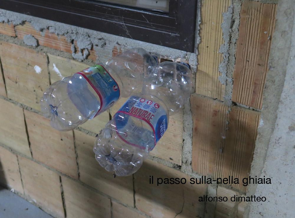 Il passo sulla-nella ghiaia