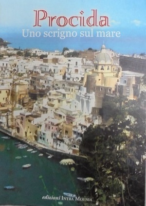 PROCIDA UNO SCRIGNO SUL MARE