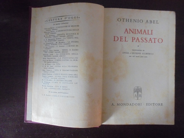 ANIMALI DEL PASSATO Traduzione di Lydia e Giuseppe Scortecci.