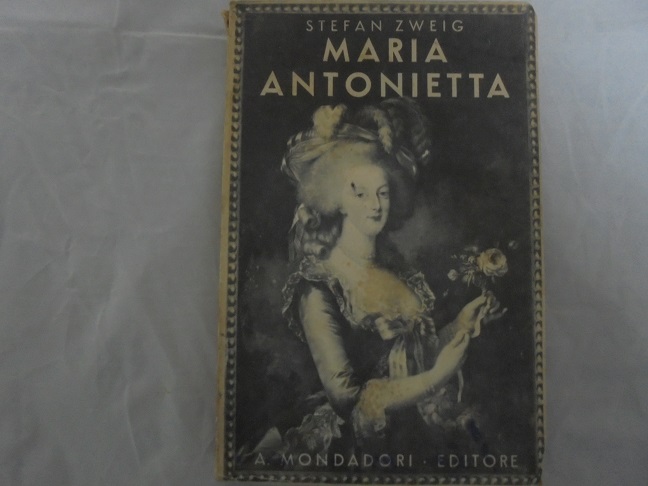 MARIA ANTONIETTA. UNA VITA INVOLONTARIAMENTE EROICA Versione di Lavinia Mazzucchetti.