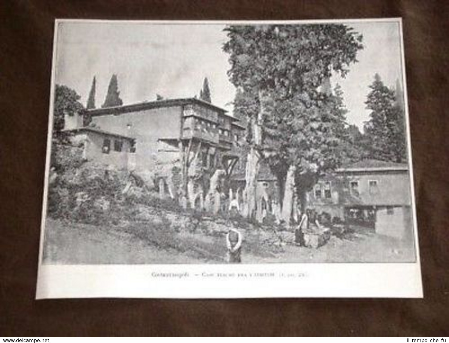 Costantinopoli Case turche tra i cimiteri Turchia