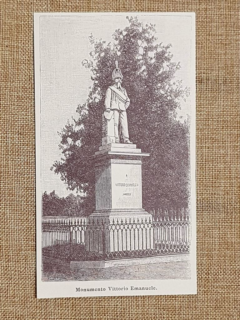 Il monumento a Re Vittorio Emanuele nell'800 Monza Lombardia