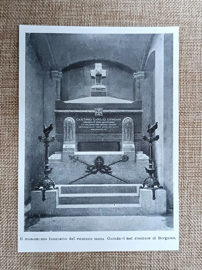 Il monumento funerario del mons. Guindani nel cimitero di Bergamo …