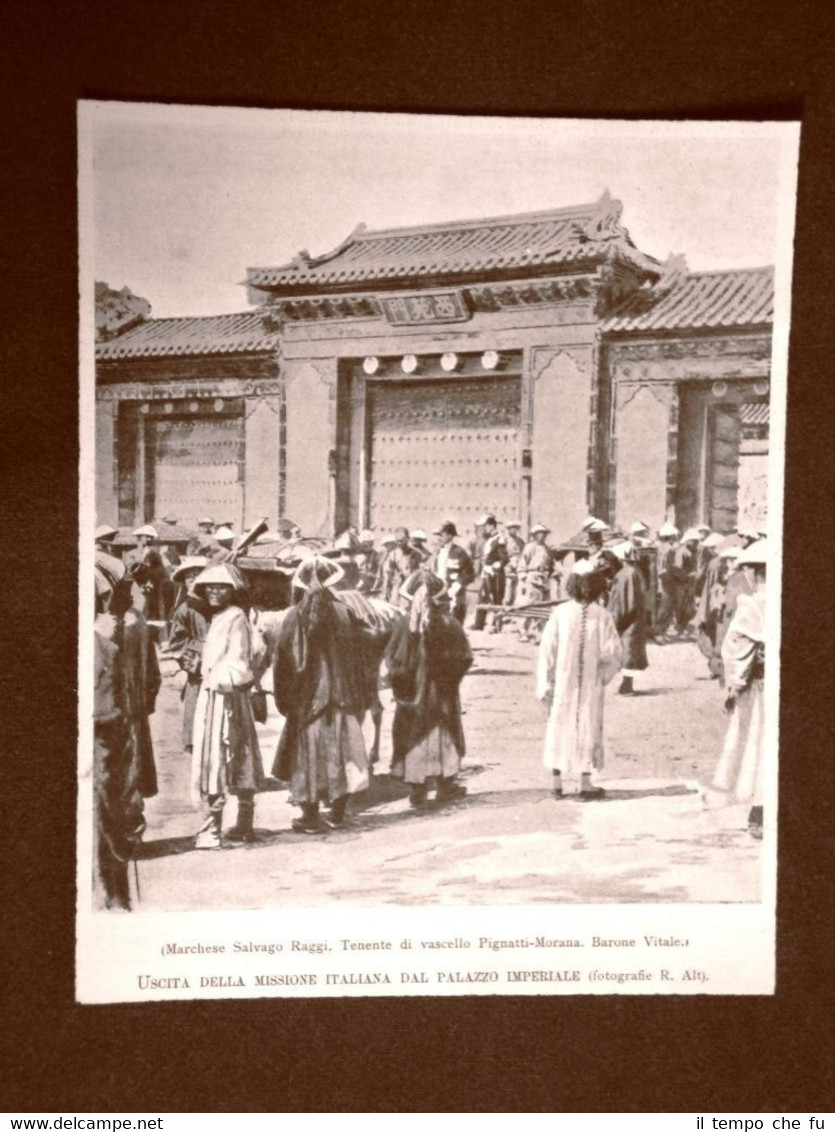 In Cina nel 1899 Uscita della missione d'Italia dal Palazzo …