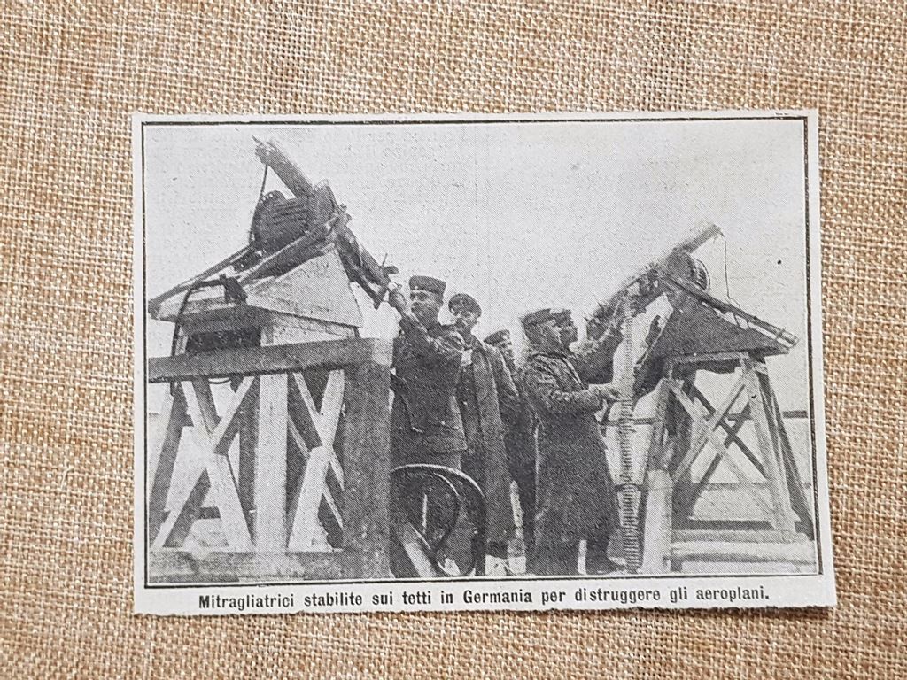 In Germania nel 1914 Mitragliatrici sui tetti Prima Guerra Mondiale …