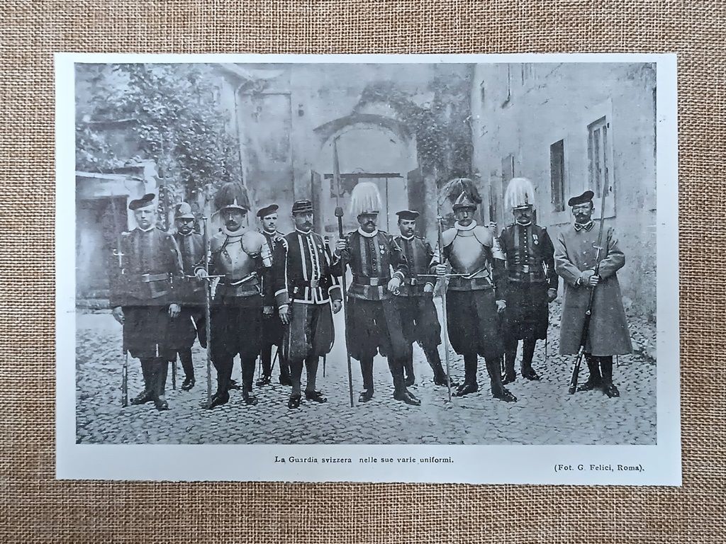 La Guardia svizzera nelle sue varie uniformi, nel 1906. Città …