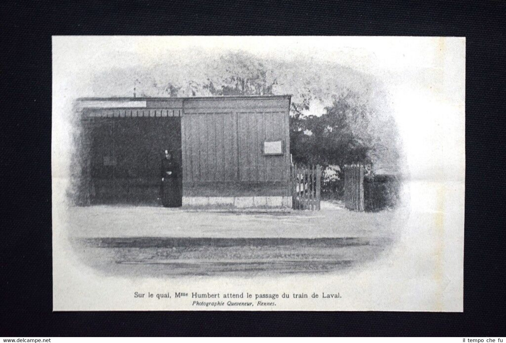 La signora Humbert aspetta il passaggio del treno di Laval …