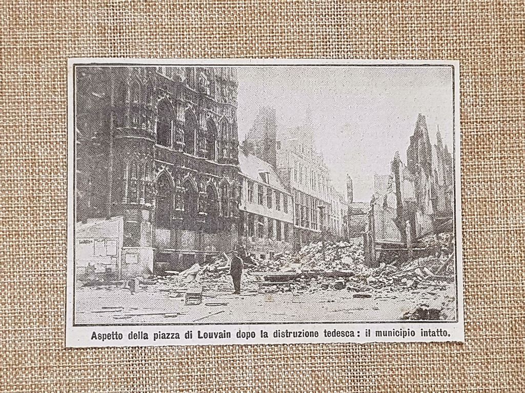 Louvain o Lovanio nel 1914 La piazza Fiandre Belgio Prima …