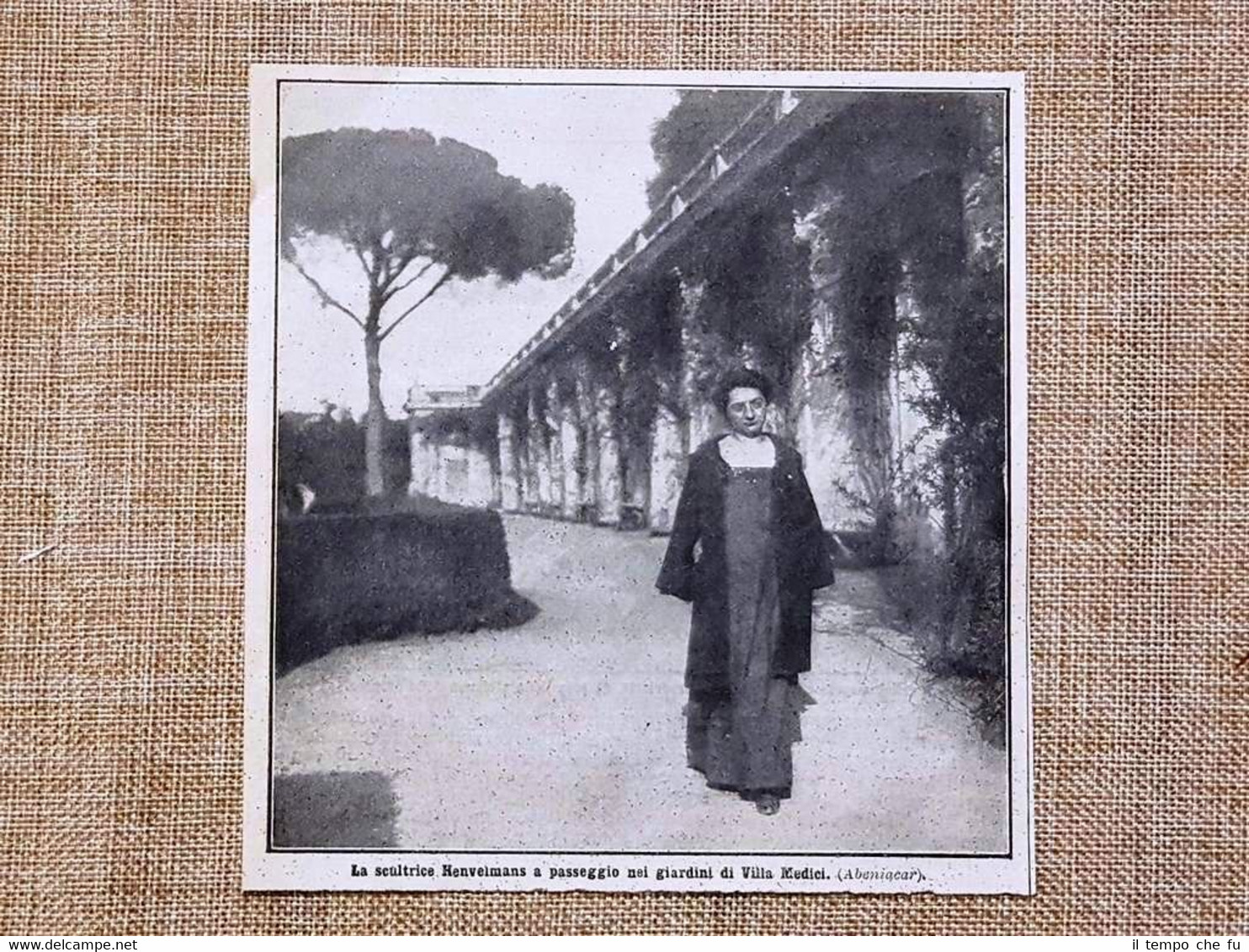Lucienne Heuvelmans nei giardini di Villa medici nel 1913 Scultrice
