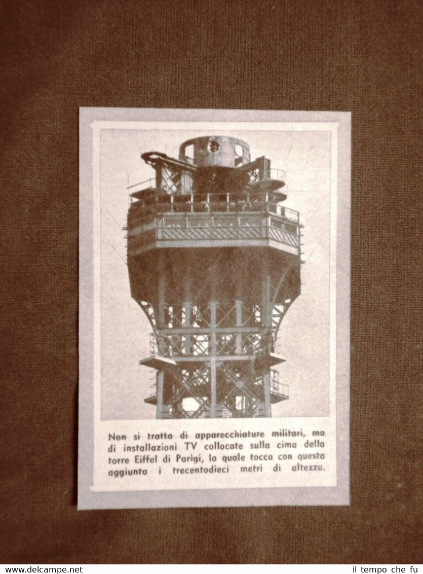Parigi nel 1957 Installazione TV collocata sulla cima della Torre …