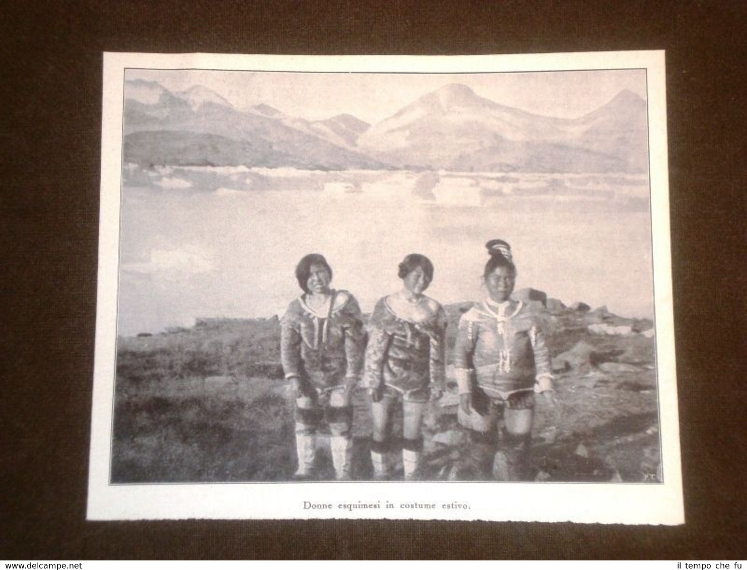 Polo Nord nel 1931 Donne in costume estivo Esquimese o …